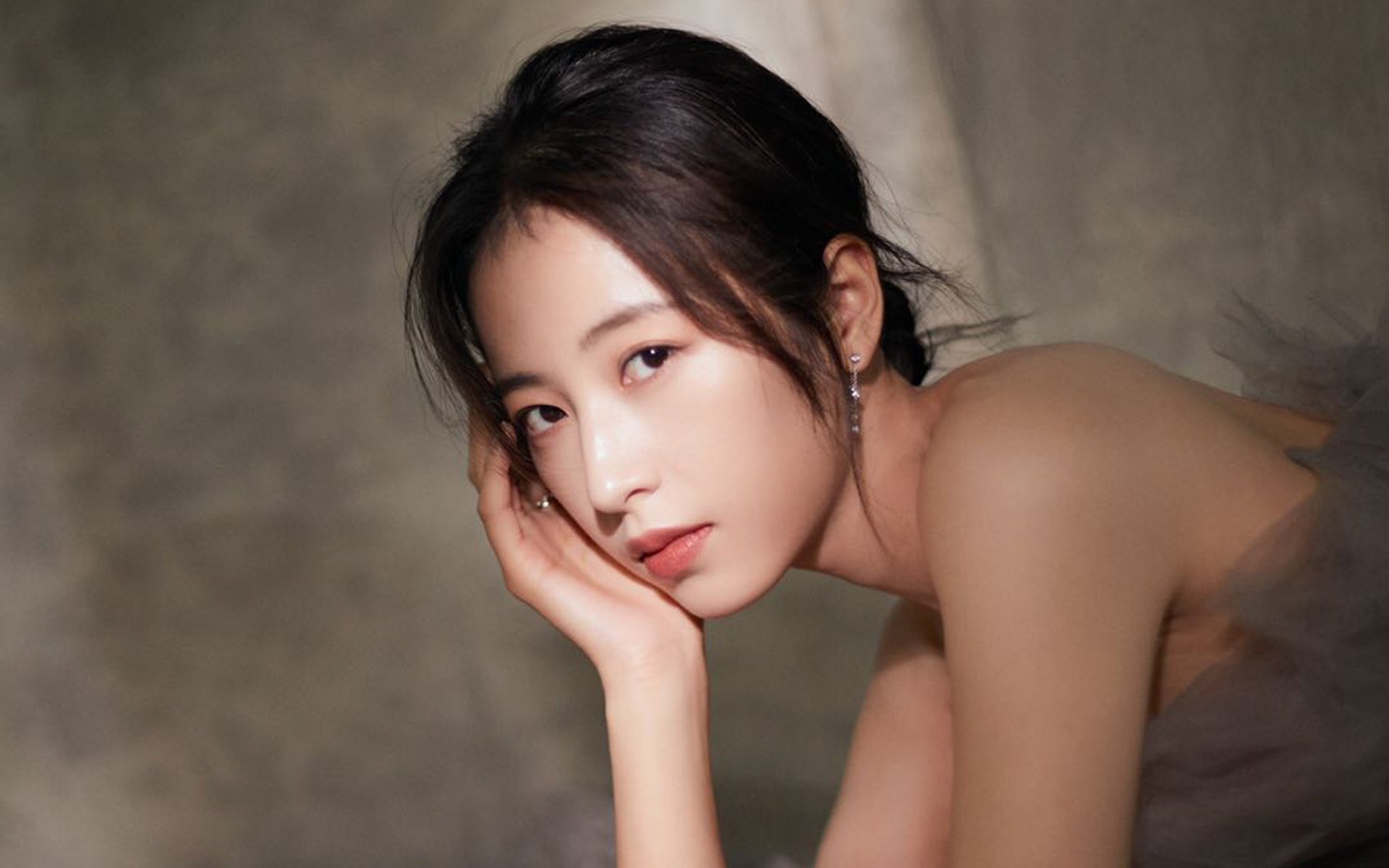 开云官方网页登录-中超联赛国足惨败 球迷要求加强防线，中超联赛国足惨败 球迷要求加强防线防守